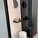 Citylink Nest - Free Garage, Ac & Metro Access 아파트