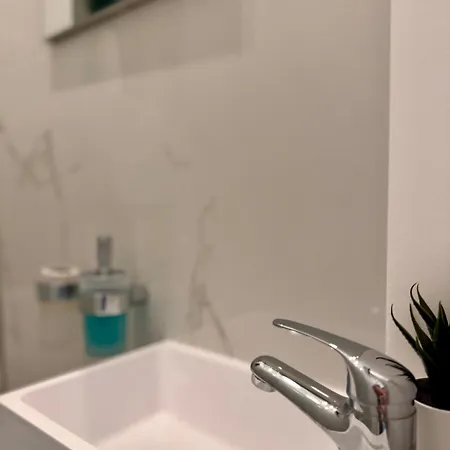 Citylink Nest - Free Garage, Ac & Metro Access 아파트 부다페스트