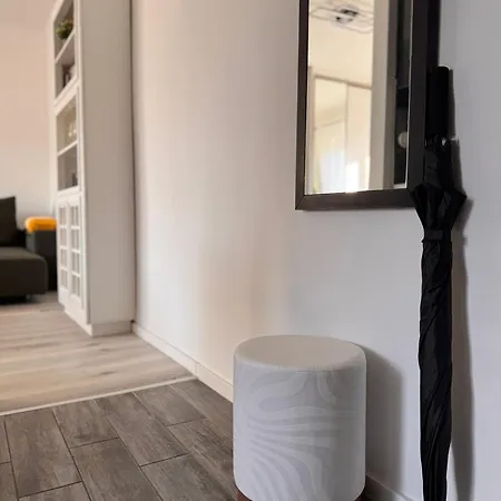 Citylink Nest - Free Garage, Ac & Metro Access *
