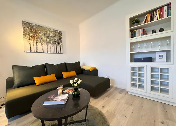 Citylink Nest - Free Garage, Ac & Metro Access *