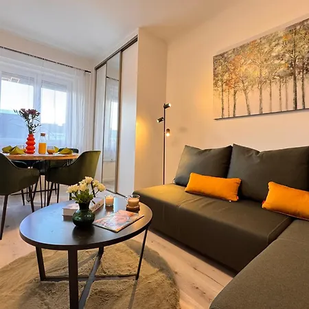Citylink Nest - Free Garage, Ac & Metro Access Apartament